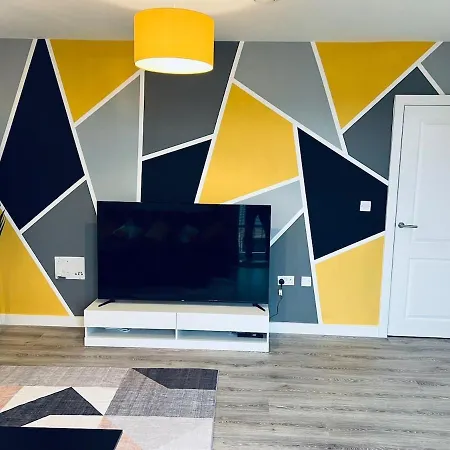 Luxury 2 Bedroom Flat For Long Apartment Birmingham