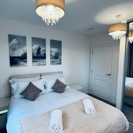 Luxury 2 Bedroom Flat For Long Apartment
