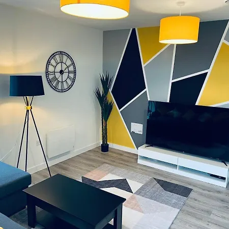Luxury 2 Bedroom Flat For Long Apartment Birmingham