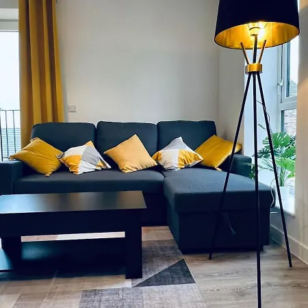 Luxury 2 Bedroom Flat For Long Birmingham