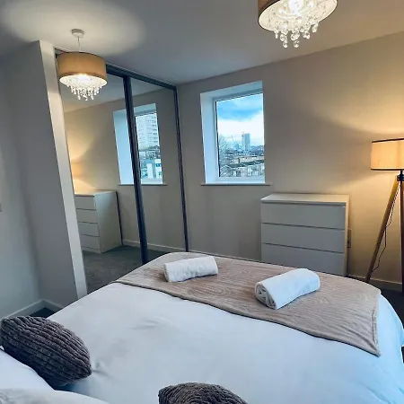Luxury 2 Bedroom Flat For Long Apartment